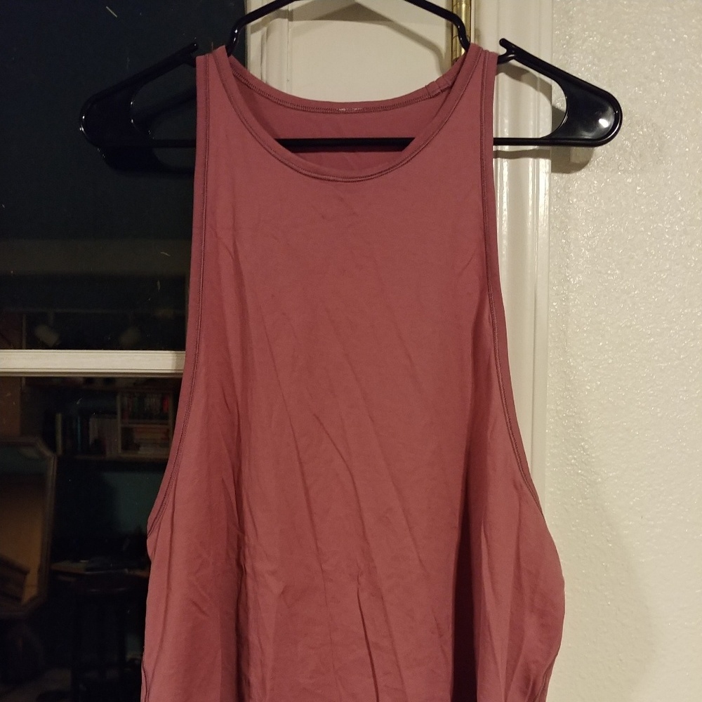 Lululemon workout top